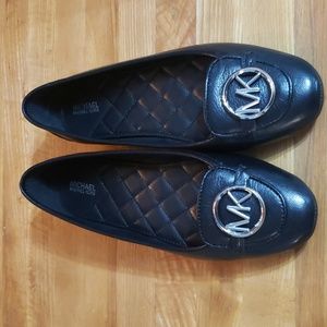 Michael Michael Kors size 9.5M little moc.
